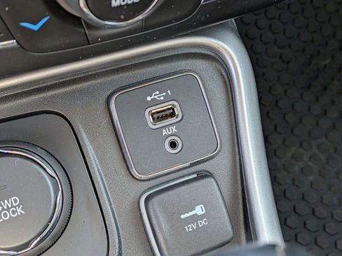 Used 2021 Jeep Compass Latitude w/ Convenience Group image 25