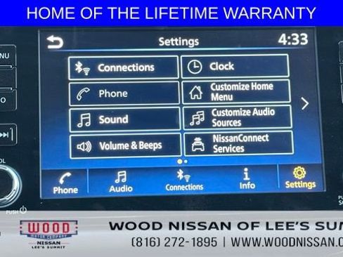 New 2025 Nissan Versa SR w/ Trunk Package image 34