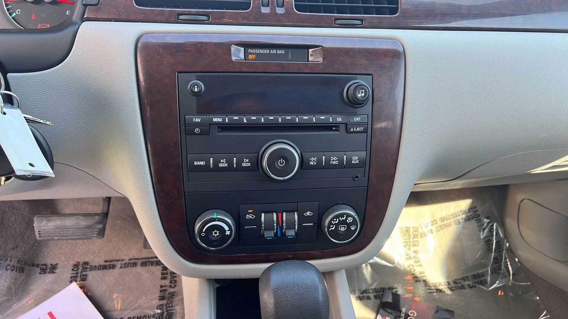 Used 2011 Chevrolet Impala LT FWD image 22
