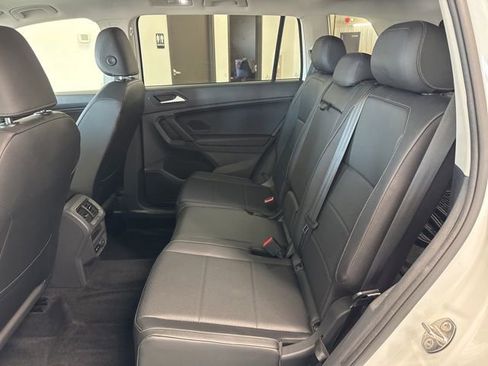 Used 2019 Volkswagen Tiguan SE w/ Panoramic Sunroof Package image 23