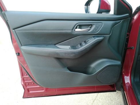 Used 2024 Nissan Rogue SL w/ SL Premium Package FWD image 14