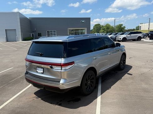 Used 2023 Lincoln Navigator Reserve AWD/4WD image 8