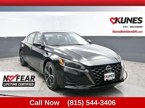 Used 2025 Nissan Altima 2.5 SR image 1