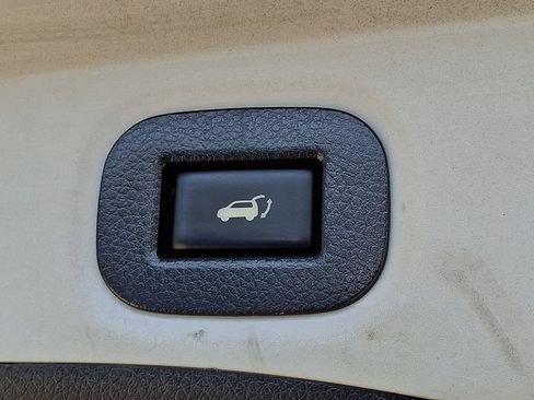 Used 2020 Nissan Rogue SV w/ Premium Package FWD image 30