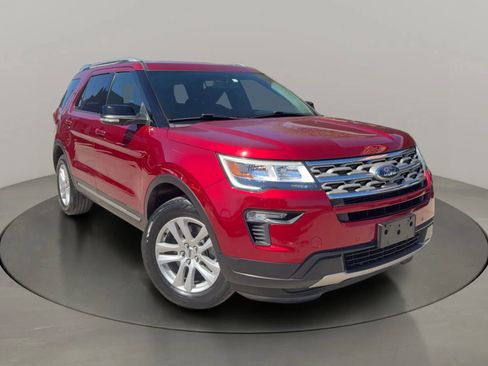 Used 2018 Ford Explorer XLT w/ Equipment Group 201A image 7