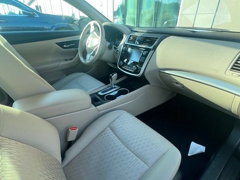 Used 2018 Nissan Altima 2.5 SV w/ 2.5 SV Technology Package FWD image 6
