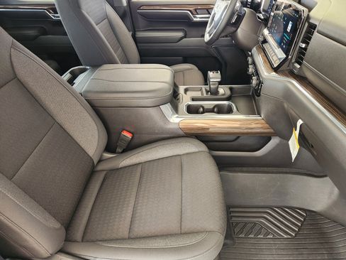 Used 2024 Chevrolet Silverado 1500 LT AWD/4WD image 15