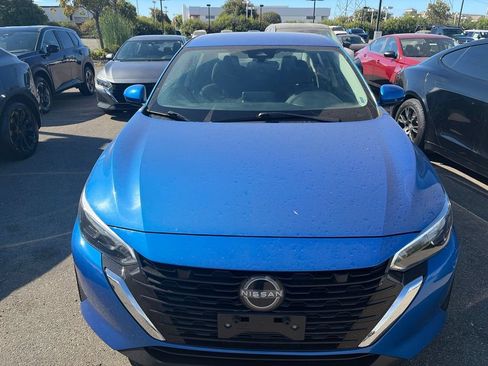 Used 2024 Nissan Sentra SV FWD image 2