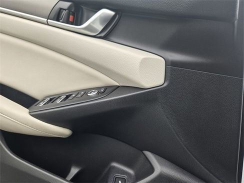 Used 2022 Honda Accord LX image 14