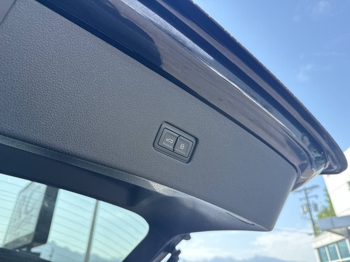 Used 2019 Audi Q8 Premium Plus AWD/4WD image 19