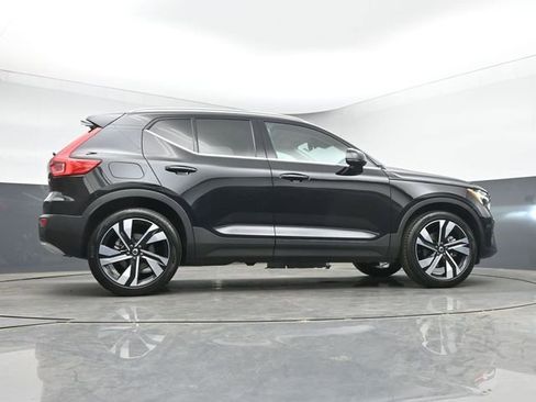 Used 2023 Volvo XC40 B4 Ultimate w/ Protection Package Premier FWD image 45