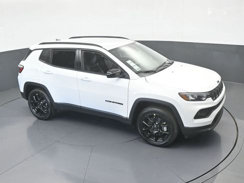 New 2026 Jeep Compass Latitude image 46