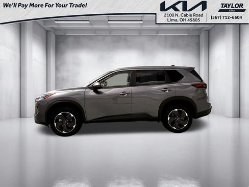Used 2025 Nissan Rogue SV AWD/4WD image 16