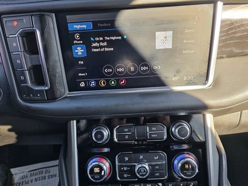 Used 2021 GMC Yukon Denali w/ Denali Premium Package image 6