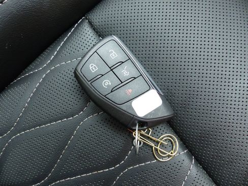 Used 2023 Buick Envision Avenir FWD image 44