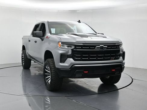 Used 2024 Chevrolet Silverado 1500 LT Trail Boss w/ Convenience Package II AWD/4WD image 4