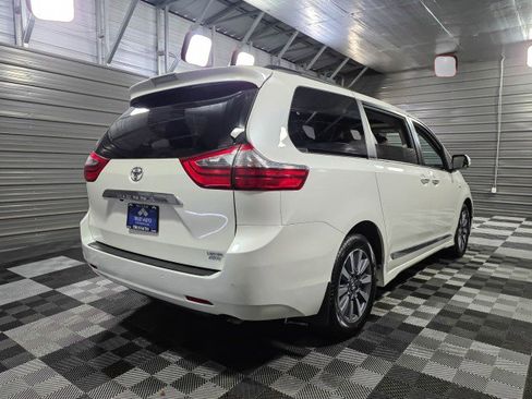 Used 2020 Toyota Sienna Limited Premium w/ Carpet Mat Package AWD/4WD image 5