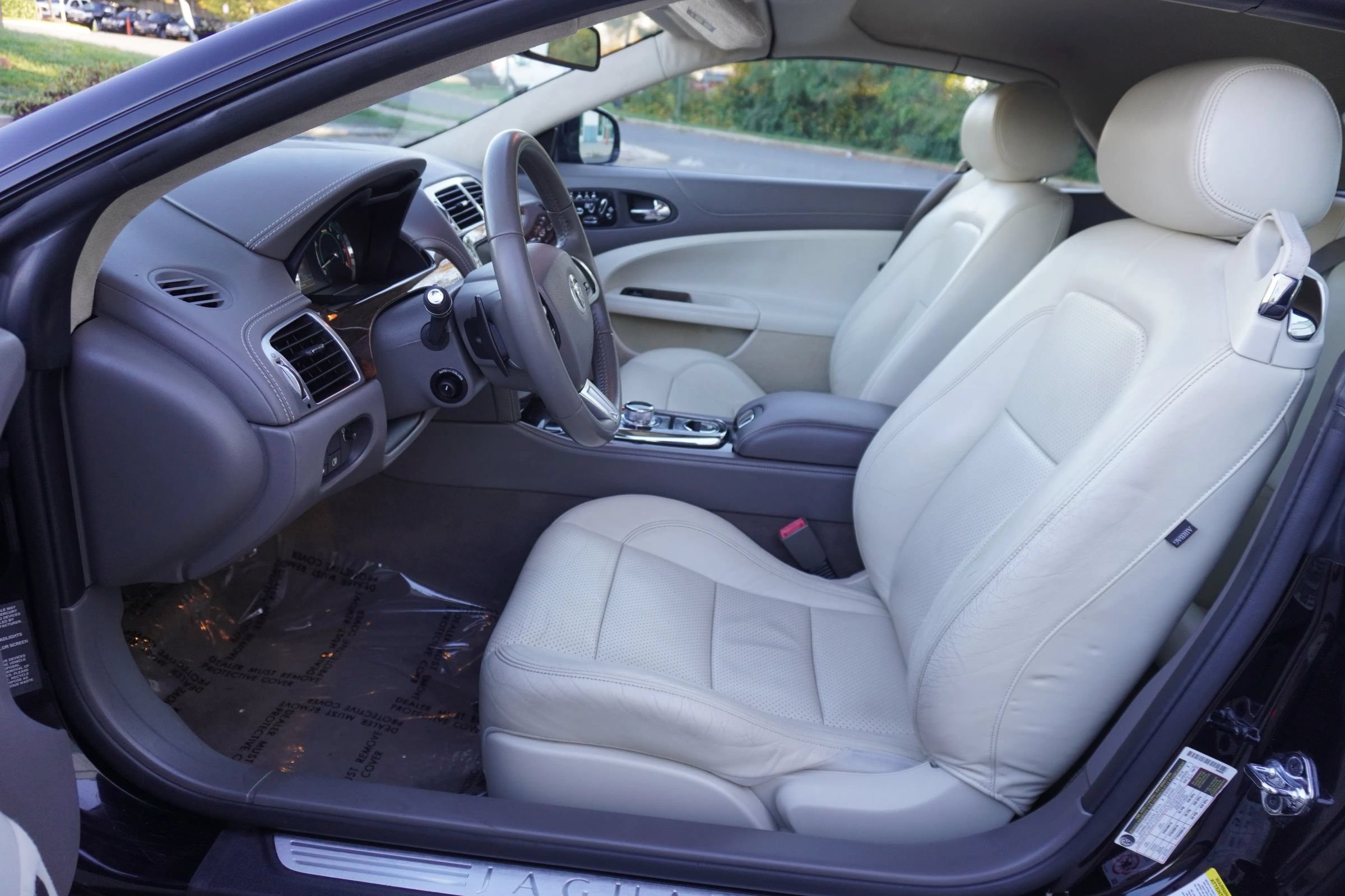 Used 2012 Jaguar XK Convertible RWD image 9