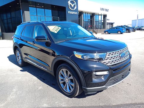 Used 2023 Ford Explorer Limited image 1