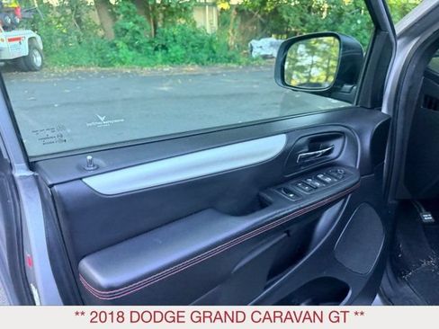 Used 2018 Dodge Grand Caravan GT FWD image 8