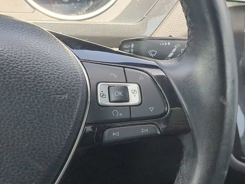 Used 2018 Volkswagen Tiguan SE FWD image 30