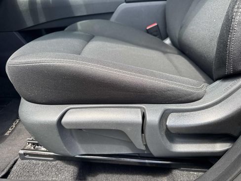 Used 2023 Nissan Rogue S FWD image 17