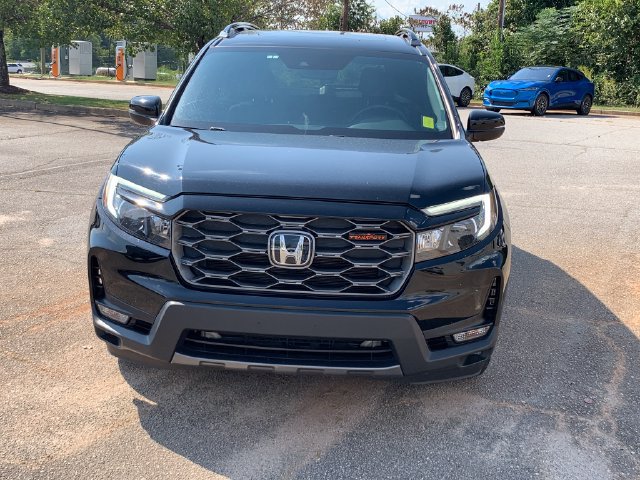 Used 2023 Honda Passport TrailSport image 2