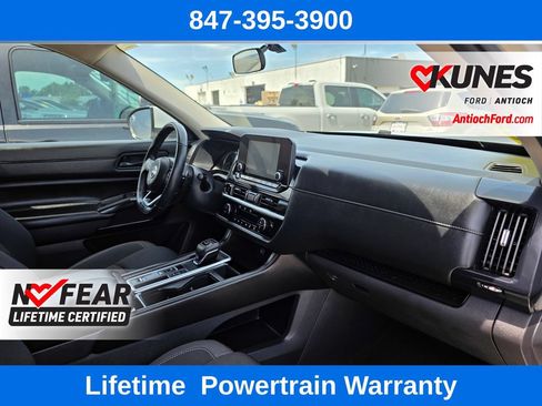 Used 2025 Nissan Pathfinder SV FWD image 38