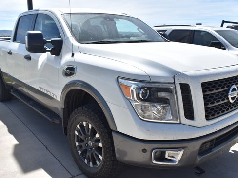 Used 2017 Nissan Titan PRO-4X AWD/4WD image 3