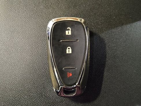 Used 2021 Chevrolet Equinox LT image 32