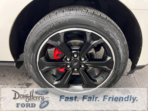 Used 2023 Ford Expedition Limited image 17