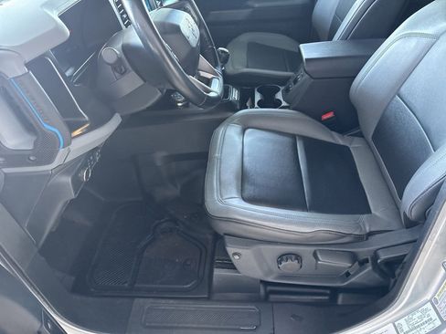 Used 2021 Ford Bronco Black Diamond image 7