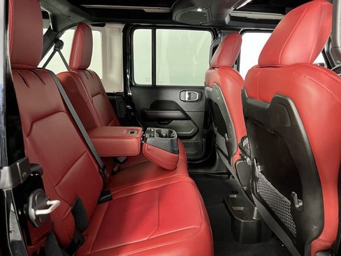 Used 2024 Jeep Wrangler Unlimited Rubicon 392 image 32