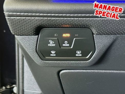 Used 2024 Volkswagen Atlas SEL image 11