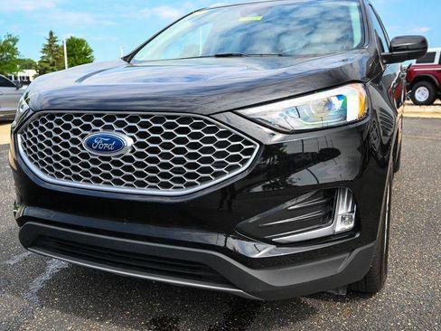 Certified 2024 Ford Edge SEL w/ Convenience Package AWD/4WD image 11