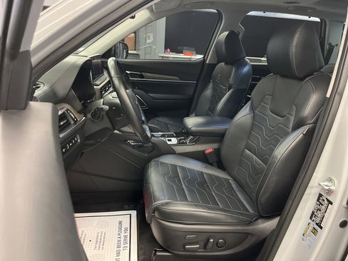 Used 2022 Kia Telluride SX w/ SX Prestige Package image 11