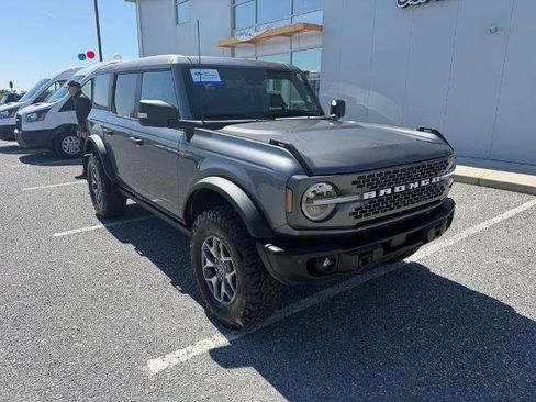 Certified 2023 Ford Bronco Badlands image 3
