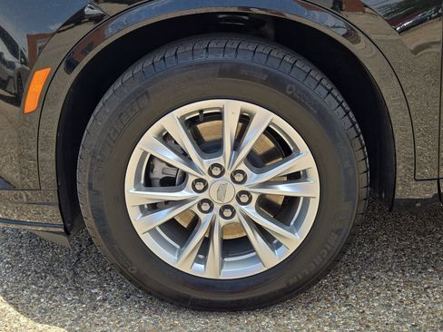 Certified 2025 Cadillac XT6 Luxury FWD image 11