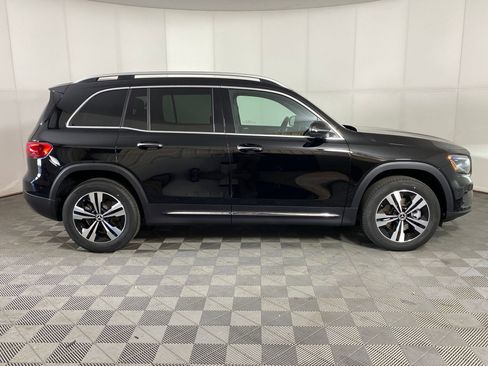 New 2025 Mercedes-Benz GLB 250 4MATIC image 7