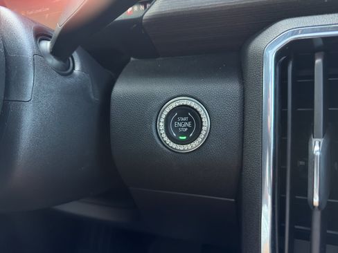 Used 2025 GMC Acadia Denali w/ Super Cruise Package FWD image 20