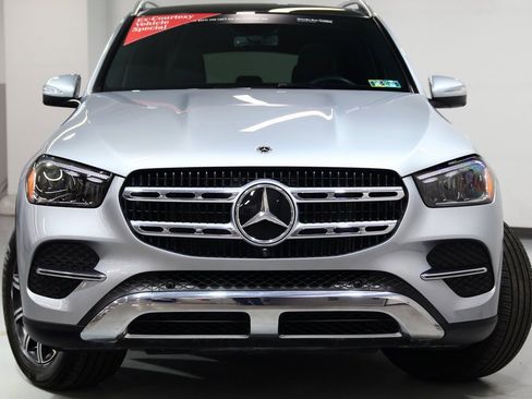 Used 2025 Mercedes-Benz GLE 350 4MATIC image 3
