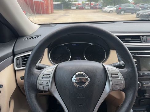 Used 2016 Nissan Rogue S w/ Appearance Package FWD image 11
