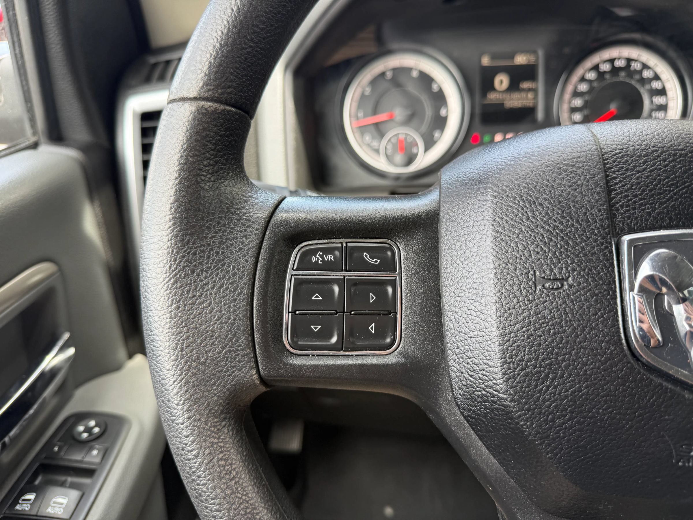 Used 2018 RAM 2500 SLT AWD/4WD image 18