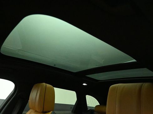 Used 2020 Land Rover Range Rover Velar R-Dynamic HSE image 11