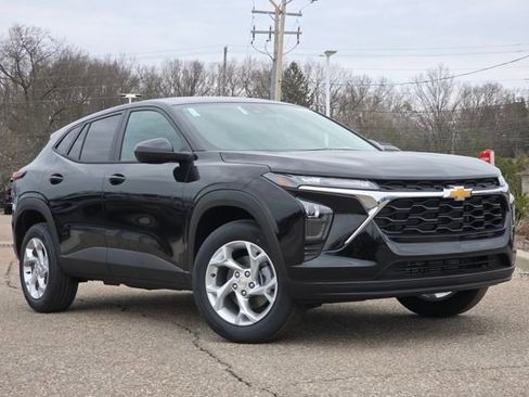 New 2026 Chevrolet Trax LS image 2