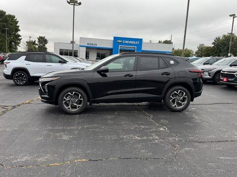New 2026 Chevrolet Trax LT w/ Driver Confidence Package image 2