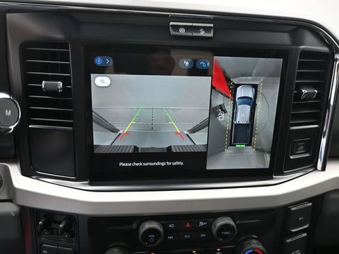 New 2026 Ford F250 XLT w/ XLT Premium Package AWD/4WD image 3