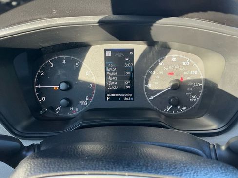 Used 2024 Toyota Corolla Cross LE w/ Moonroof Package image 19