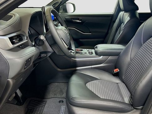 New 2026 Toyota Highlander XSE image 21