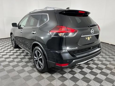 Used 2019 Nissan Rogue SV w/ Premium Package FWD image 8